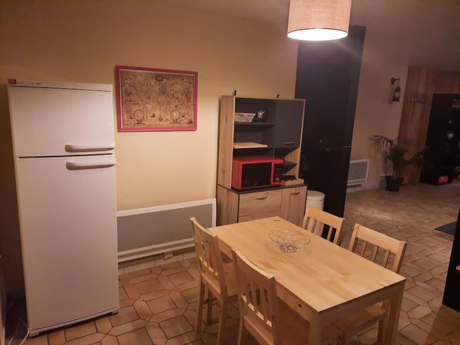 Appartement Tout Confort , Centre ลูด็องวีแย็ล ภายนอก รูปภาพ