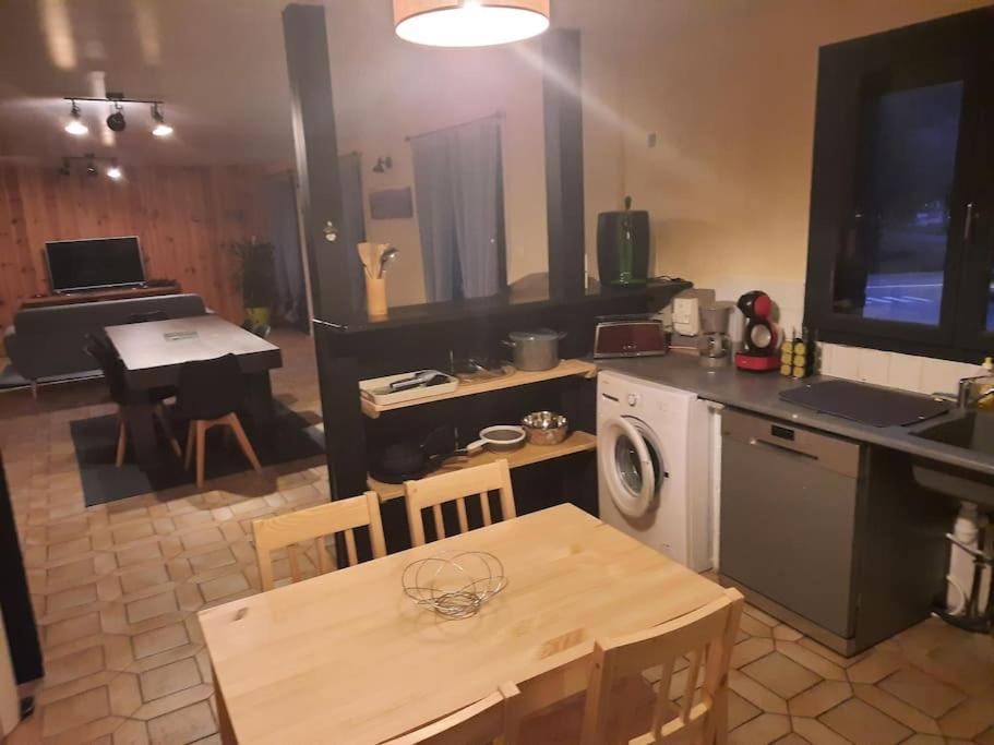 Appartement Tout Confort , Centre ลูด็องวีแย็ล ภายนอก รูปภาพ